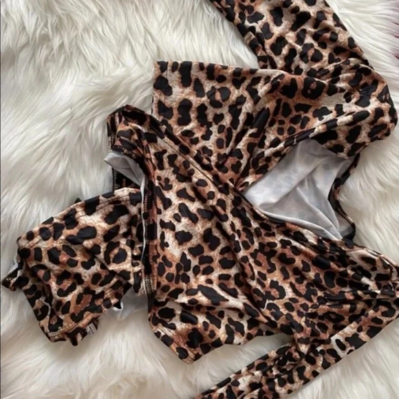 NEW wrap-around leopard crop top🧡🖤 - Picture 7 of 8